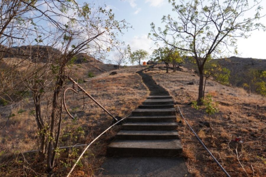 bukit batu kursi temple - buleleng interesting places to visit - bali touristic