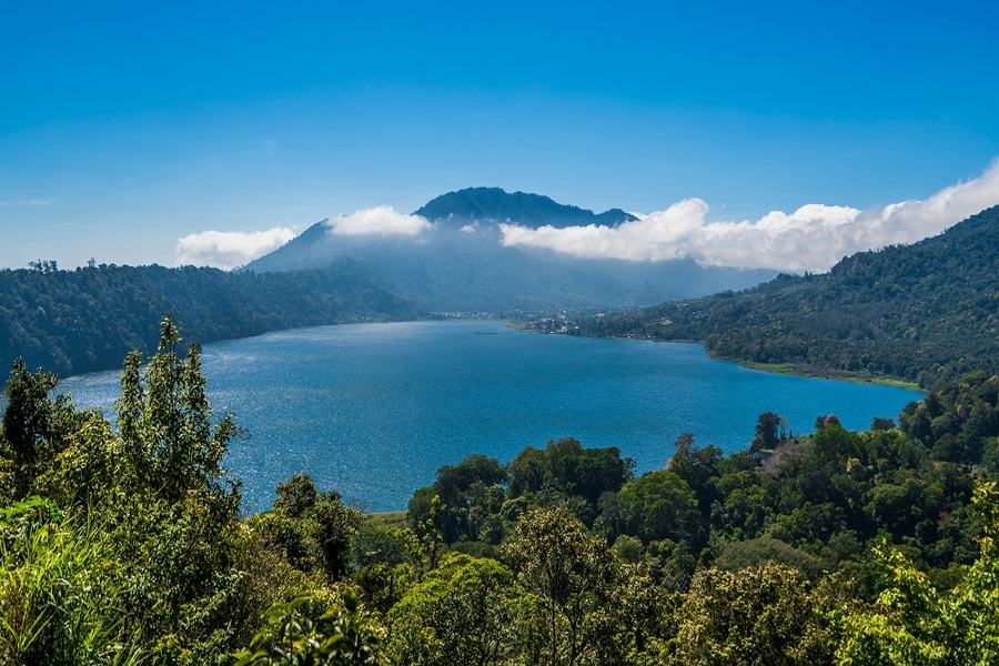 lake buyan - buleleng interesting places to visit - bali touristic