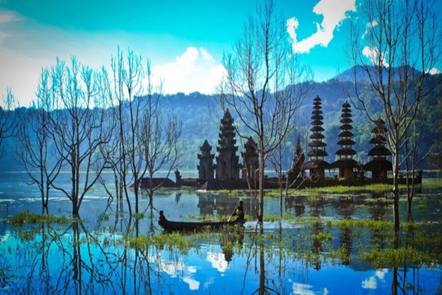 tamblingan lake - buleleng interesting places to visit - bali touristic