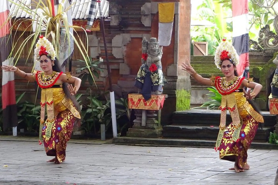 sahadewa barong and keris dance - gianyar interesting places to visit - bali touristic